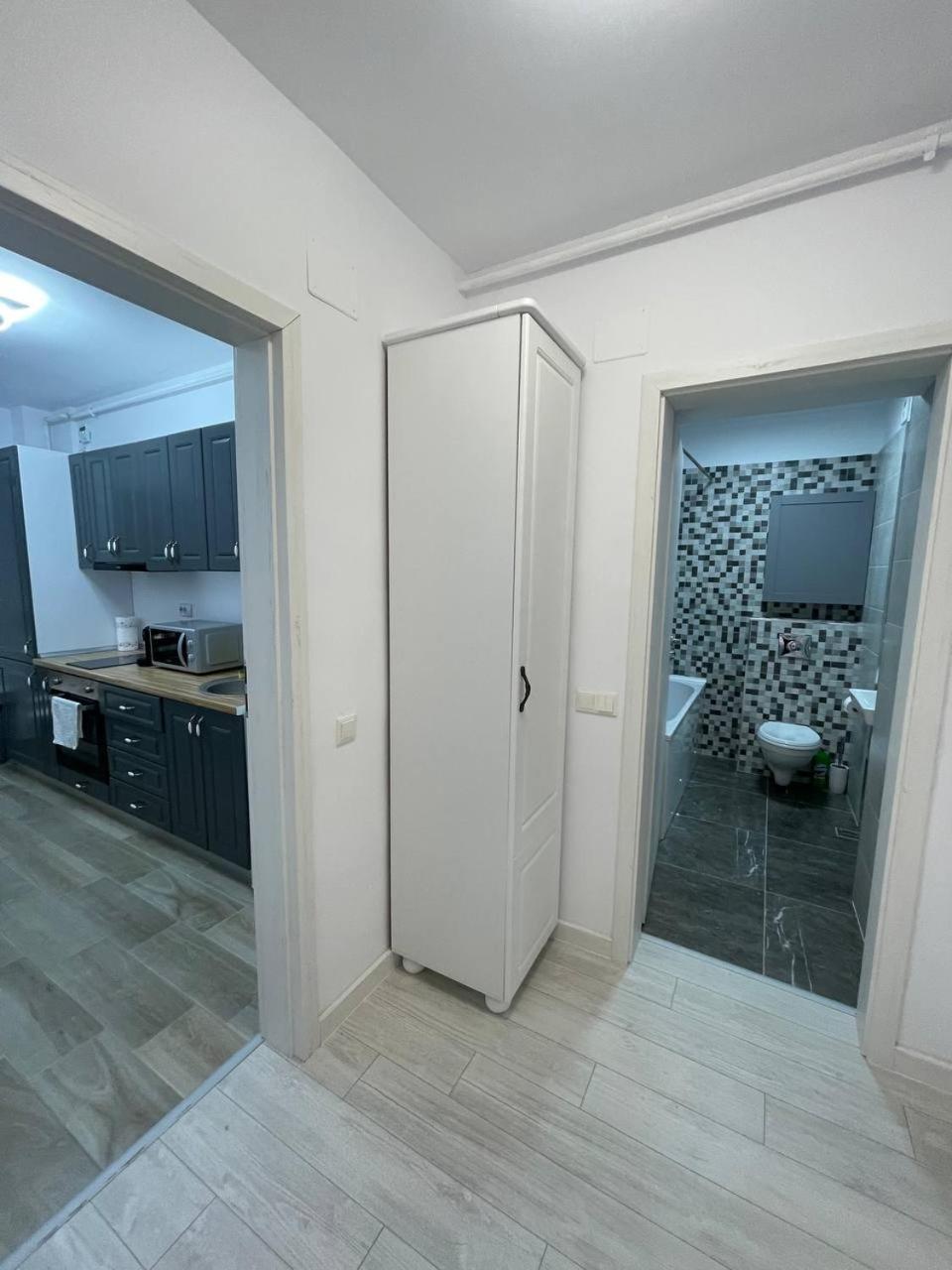 Moghioros C3 * Bucureşti
